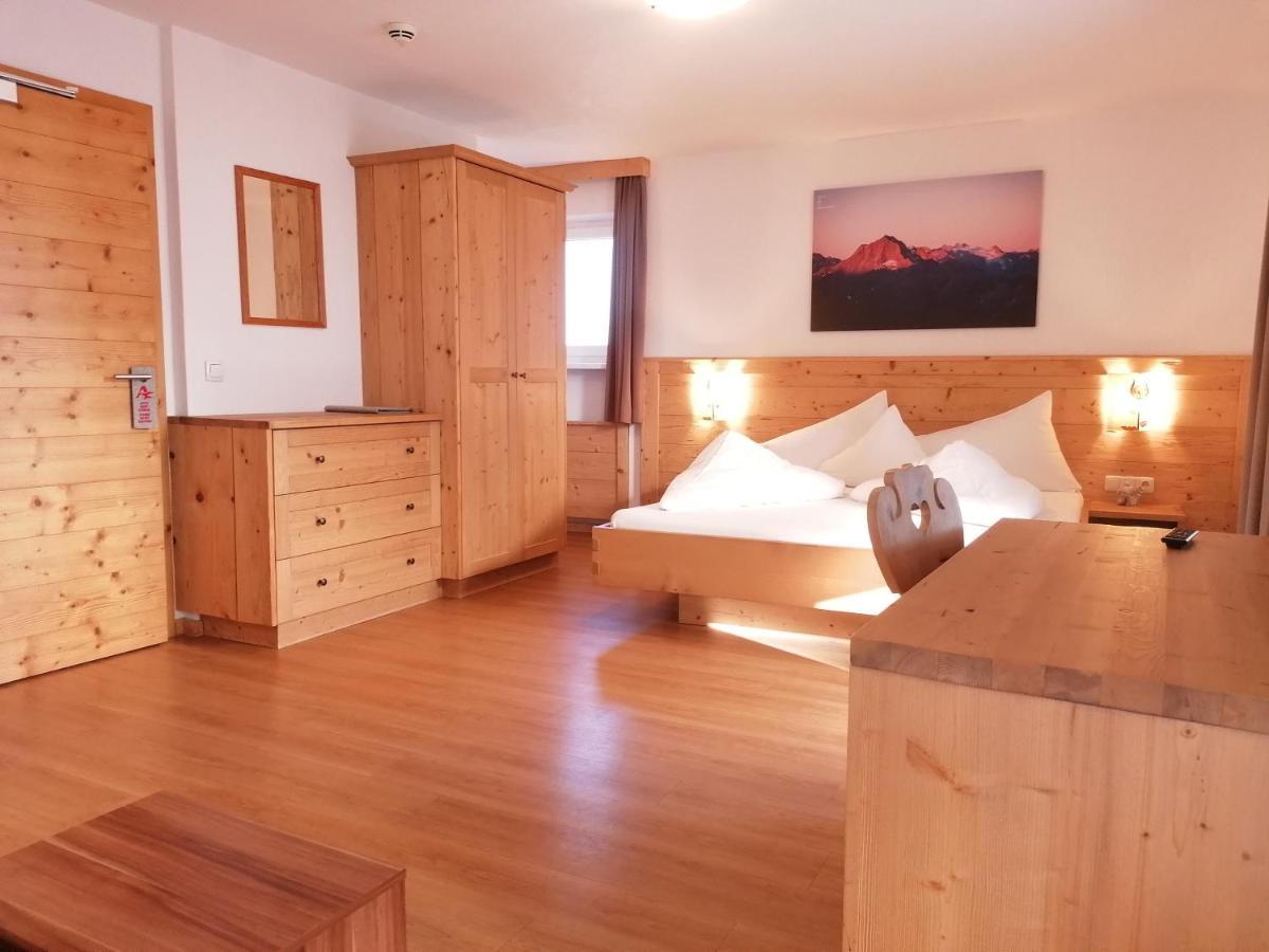 Adler Hotel-Pension Fulpmes Eksteriør bilde