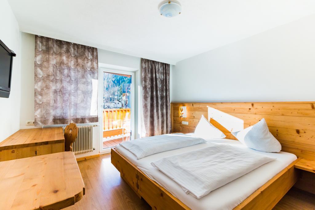 Adler Hotel-Pension Fulpmes Eksteriør bilde